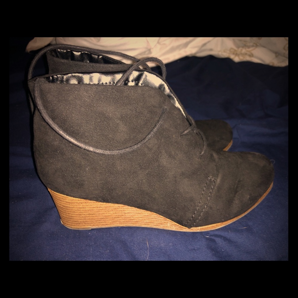 Dr. Scholl’s Memory Foam Wedges.